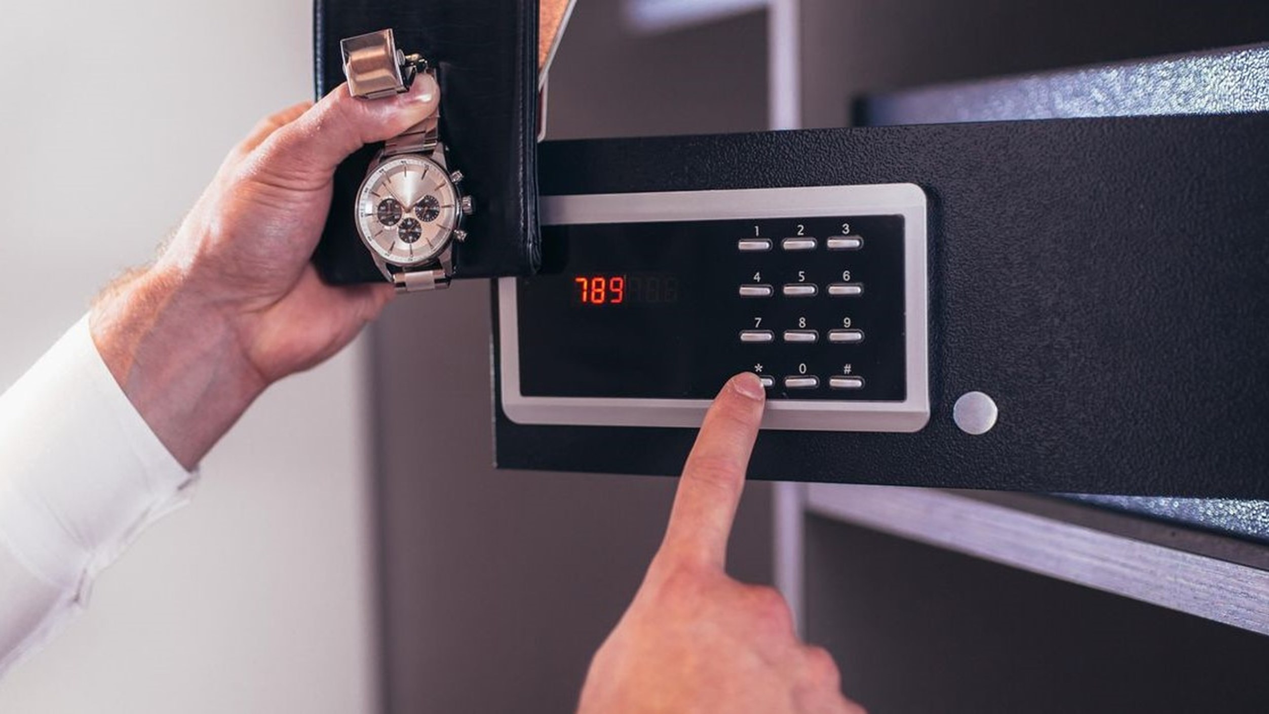 How to keep money safe at home Age Co