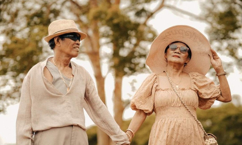 age-co-useful-money-articles