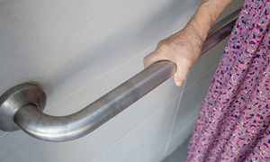 grabrail-in-bathroom-hero-16-9