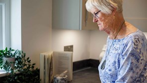 woman-personal-alarm-kitchen-16-9