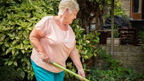 woman-gardening-16-9